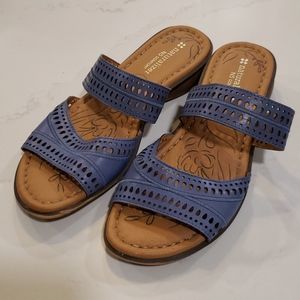 NATURALIZER 7.5 blue leather sandal